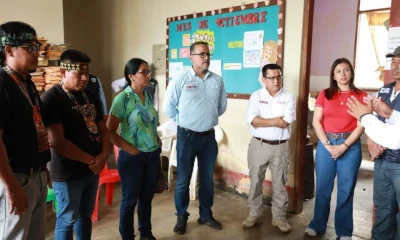 El ministro de Salud, César Vásquez, instaló el sábado pasado una brigada en Andoas para inmunizar y brindar servicios sanitarios a los pobladores / Foto: cortesía Ministerio de Salud de Perú