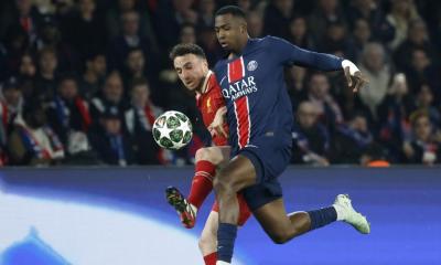 El central de la 'Tri' se ha consolidado como uno de los defensores más prometedores dentro del fútbol europeo / Foto: EFE