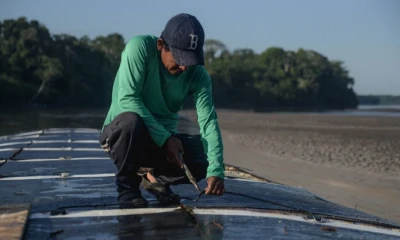 Más de 50 técnicos indígenas han sido formados para el mantenimiento de motores, sistemas solares y estaciones de carga / Foto: cortesía Kara Solar