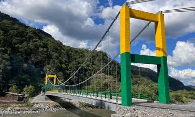 Este puente tiene 120 metros de largo por 6,70 metros de ancho y dispone de una capacidad de carga de 48 toneladas / Foto: cortesía Secretaría de la Amazonía