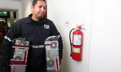 Fiscalía prepara una audiencia reservada en donde se extraerá la información contenida en computadoras, teléfonos celulares y otros equipos electrónicos incautados a las dos procesadas. Foto: El Comercio