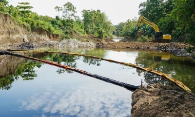 El derrame se produjo el 13 de marzo a la altura del municipio de Quinindé / Foto: EFE