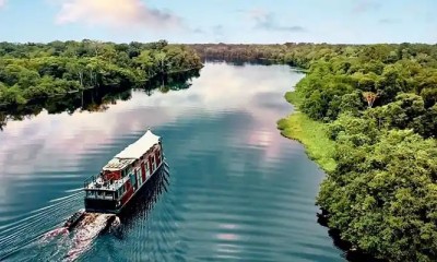 Expediciones de lujo, biodiversidad y experiencias culturales impulsan el crecimiento del turismo fluvial en la Amazonía peruana. 