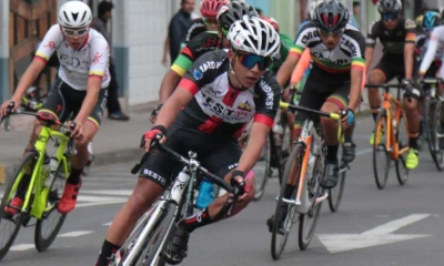 Bryan Hernández, junto al resto de sus compañeros del Team Best PC de las categorías juvenil y prejuvenil, se preparan para competir en la Vuelta a Nariño-Colombia.