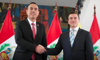 El mandatario interino peruano fue recibido con honores en su ingreso al palacio / Foto: cortesía Cancillería