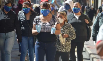Las autoridades iden a la ciudadanía mantener las medidas de bioseguridad. Foto: API