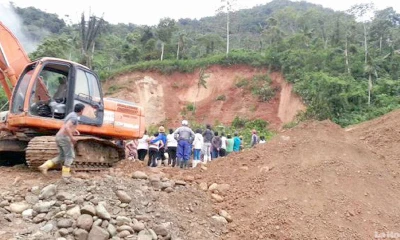  La maquinaria en la que estaba los hoy occisos quedó atrapada por el deslizamiento.