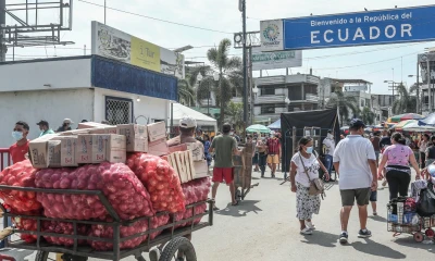 Son cientos de migrantes venezolanos que, a diario, intentan cruzar la frontera de Ecuador con Perú, y el tráfico humano hacia el sur no cesa. / Foto: EFE