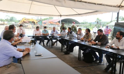 Lasso evalúa los daños de la minería ilegal en Napo / Foto: cortesía ministerio de Energía