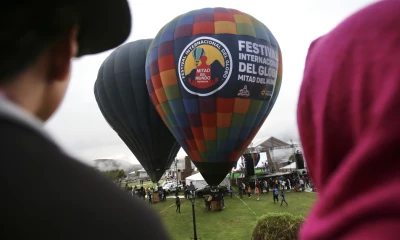 Por medidas de seguridad, en los sobrevuelos solo participan las tripulaciones / Foto: EFE