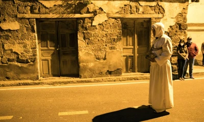 Incendios, robos, ceniza volcánica y aglomeraciones en festivo de Ecuador / Foto: EFE