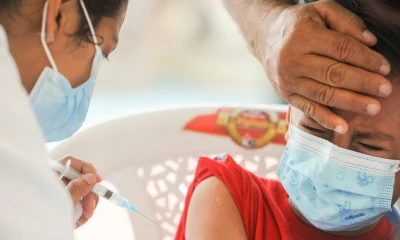 Ministerio de Salud planea vacunar a 98.000 estudiantes en una semana / Foto: EFE