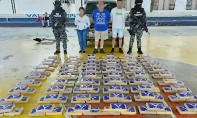 En un control de carreteras en Napo, los agentes inspeccionaron un automóvil todoterreno en el que hallaron un doble fondo donde se escondían 184 kilos de cocaína