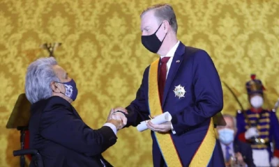 Lenín Moreno condecoró a los embajadores de Estados Unidos y Perú / Foto: Cortesía Presidencia