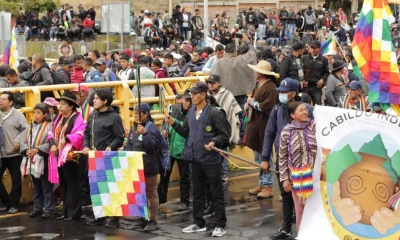 Los manifestantes se concentraron de manera pacífica en el lado colombiano del puente / Foto: EFE
