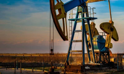 El precio del petróleo Brent y WTI cayó este viernes tras el alto el fuego en Gaza y la amenaza de aranceles de EE.?UU. Así cerraron los mercados y la cotización del barril hoy. / Foto: EFE