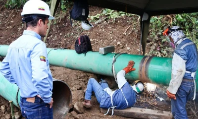 Técnicos de Petroecuador construyen la variante del SOTE en la zona del río Loco / Foto: cortesía Petroecuador
