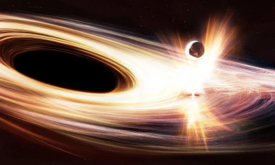 La gravedad de un agujero negro captura la materia que se acerca demasiado y puede desgarrarla / Foto: EFE