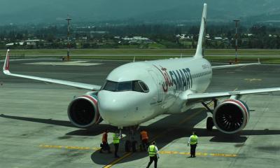 El primer vuelo de JetSmart proveniente de Lima aterrizó ayer en Quito / Foto: cortesía MTOP