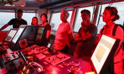 Kakabadse realiza un recorrido por el barco Arctic Sunrise / Foto: EFE
