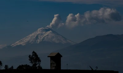 El IG se encuentra realizando un seguimiento a la evolución del volcán y recomendó a la población tomar las medidas pertinentes y recibir la información de fuentes oficiales / Foto: EFE