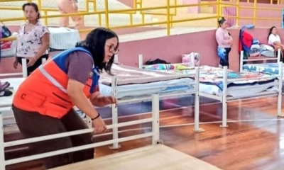 En el Coliseo Liga Deportiva de Yantzaza se instaló alojamiento temporal / Foto: cortesía SNGR