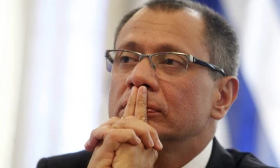 Paramédicos trasladaron a Glas al Hospital Naval de Guayaquil donde fue internado / Foto: EFE