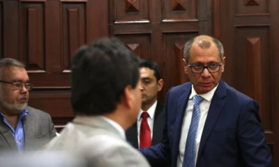 Solitario. Contrario a la costumbre, Glas compareció sin su partido ante la prensa. Foto: Expreso