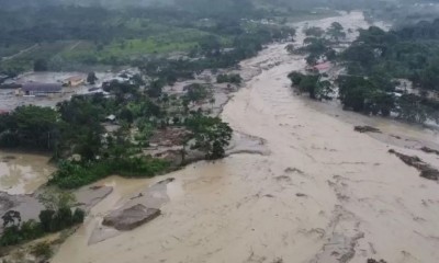 De acuerdo con la Secretaría Nacional de Gestión de Riesgos, el evento se habría originado por el desbordamiento del río Zamora / Foto: cortesía 