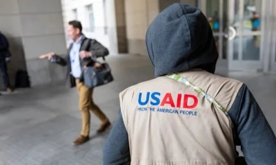  Varios trabajadores acudieron hoy a la sede Washington, situada a apenas 600 metros de la Casa Blanca / Foto: EFE