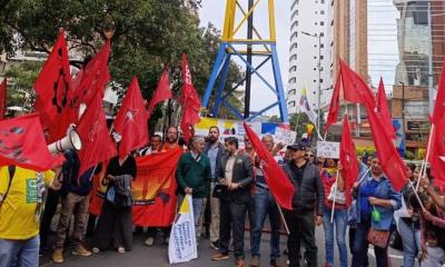 Los trabajadores petroleros llegaron hasta la Corte Constitucional para presentar la demanda / Foto: cortesía Antep