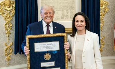 El presidente de EE.UU., Donald Trump posó junto a la líder opositora venezolana María Corina Machado este jueves / Foto: EFE