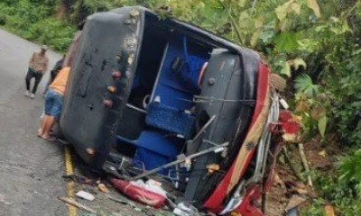 Volcamiento de un bus dejó 19 heridos / Foto: cortesía W Radio