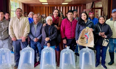 Productores de Ahuano y Papallacta recibieron 27.600 alevines de cachama blanca y trucha / Foto: cortesía MAGP
