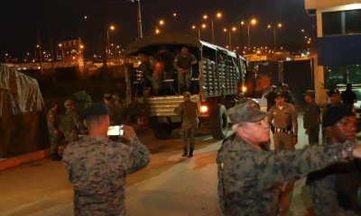 Control. Militares resguardan el ingreso al Centro de Privación de Libertad, en prevención de nuevos desmanes. Foto: Expreso