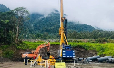 El equipo especial de perforación para la construcción de la pantalla de pilotes secantes de la captación de la central hidroeléctrica Coca Codo Sinclair, arribó al país / Foto: cortesía CELEC