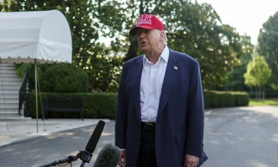 Donald Trump habló ayer con los medios sobre el impuesto a las remesas / Foto: EFE