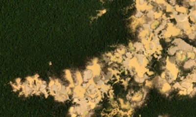 En la zona, al menos 17 dragas operan sin supervisión del Estado / Foto: cortesía MAAP