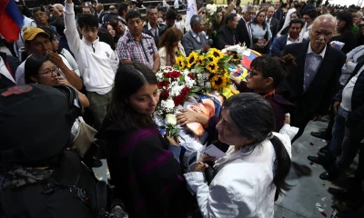 Ecuador se despidió este viernes del candidato a la Presidencia de Ecuador asesinado el miércoles en una jornada donde decenas de seguidores han podido dar su último adiós tras el crimen político / Foto: EFE