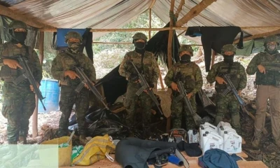 La acción dejó seis personas detenidas, entre ellas cinco ciudadanos extranjeros y un ecuatoriano / Foto: cortesía FF.AA.