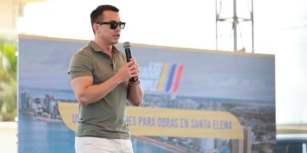 Noboa viaja a Estados Unidos para atender asuntos personales