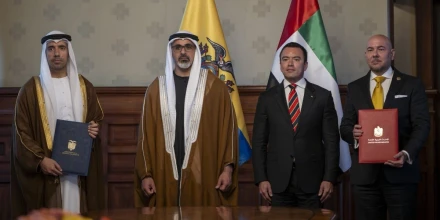 Ecuador firma con empresa de defensa de Emiratos Árabes para modernizar vigilancia fronteriza