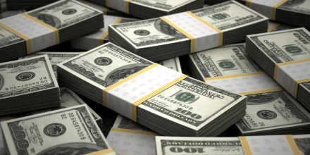 Estudio analiza cómo la experiencia personal influye en la opinión sobre la dolarización en Ecuador
