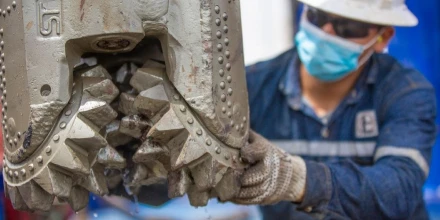 Petroecuador reporta aumento de producción y supera los 370.000 barriles diarios