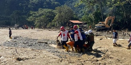 Desbordamiento del río Zamora deja desaparecidos, heridos y daños en la parroquia Guadalupe