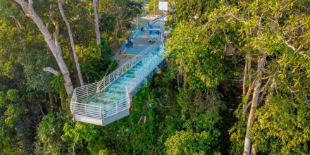 Lago Agrio tiene el primer mirador de cristal de la Amazonía ecuatoriana