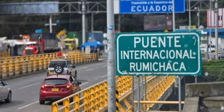 Ecuador reduce al 75 % el recargo a productos colombianos en busca de una tregua comercial