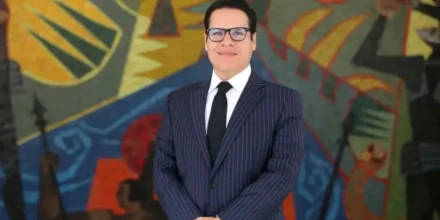 José Julio Neira asume la Secretaría de la Administración Pública 