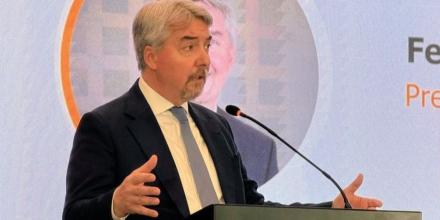 Noboa designa nuevos embajadores para Emiratos Árabes Unidos y Sudáfrica 