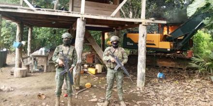 El Ejército realizó operativo contra la minería ilegal en Orellana